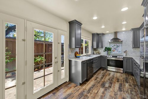 113 Fairoaks Drive, Vacaville, CA, 95688 | Card Image