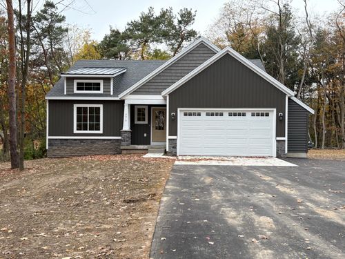 7215 Chandler Dr Ne, Belmont, MI, 49306-8826 | Card Image