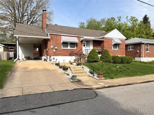 9319 Brenda Ave, Affton, MO, 63123-4323 | Card Image