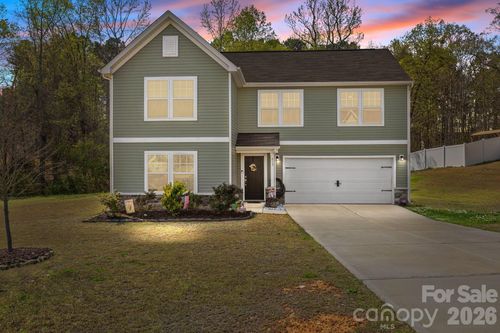 813 Yorkshire Dr, Albemarle, NC, 28001-9172 | Card Image