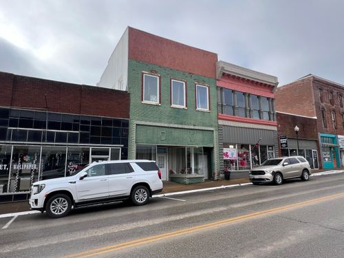 116-118 E Main St, Willow Springs, MO, 65793-1414 | Card Image
