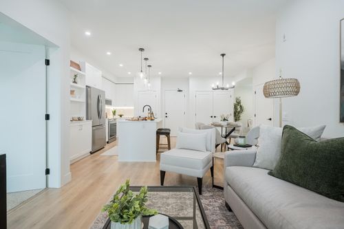 302-46187 Thomas Rd, Chilliwack, BC, V2R | Card Image