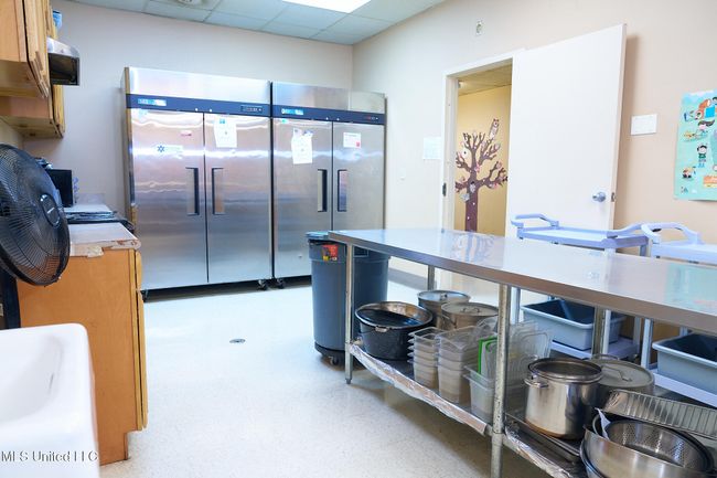 Kitchen | Image 15