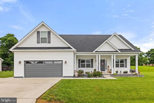 199 Aqueduct Ave, MARTINSBURG, WV, 25404-1609 | Card Image