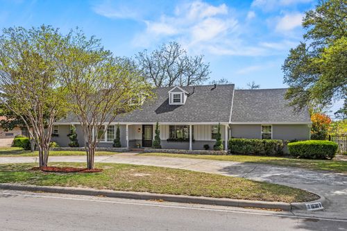 1636 W Red Bird Lane, Dallas, TX, 75232 | Card Image