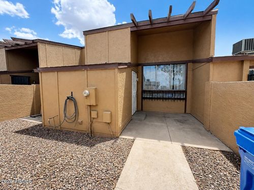 75-3646 N 67th Ave, Phoenix, AZ, 85033-4545 | Card Image
