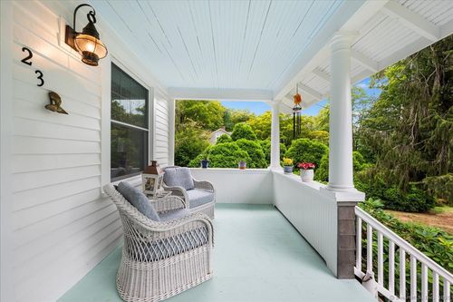 23 Spring St, Chester, CT, 06412-1337 | Card Image