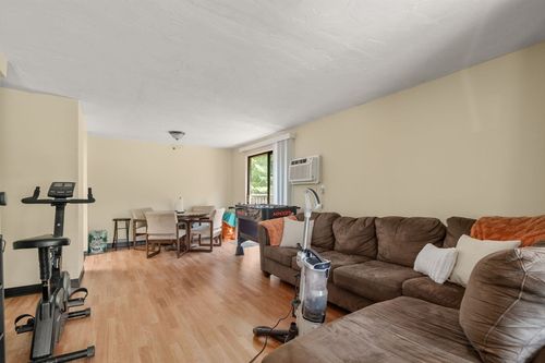 apt-304-688 Boston Post Rd E, Marlborough, MA, 01752-3711 | Card Image