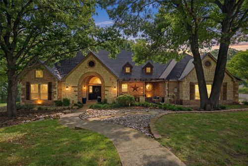 31 Forest Hills Cir, Gunter, TX, 75058-3215 | Card Image