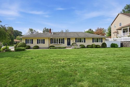 169 Sandtrap Way, Chicopee, MA, 01020-4931 | Card Image