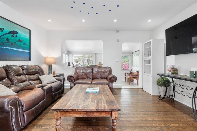 1055 Ne 120 Th St, House other with 4 bedrooms, 2 bathrooms and null parking in Biscayne Park FL | Image 11