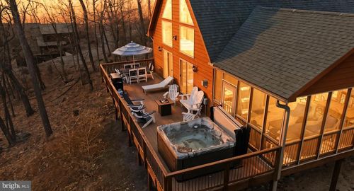 388 Bobcat Dr, BERKELEY SPRINGS, WV, 25411-6850 | Card Image