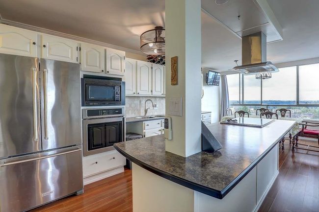 1204 - 11980 222 St, Condo with 2 bedrooms, 2 bathrooms and null parking in Maple Ridge BC | Image 10