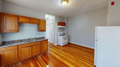5-163-165 Hichborn St, Revere, MA, 02151-5195 | Card Image