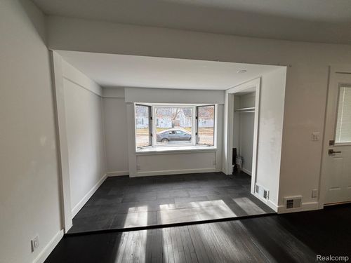 2145 Browning St, Ferndale, MI, 48220-1161 | Card Image