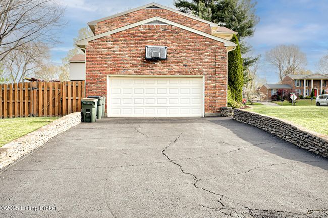 3904 Bayonne Ct, House other with 4 bedrooms, 3 bathrooms and null parking in Jeffersontown KY | Image 38