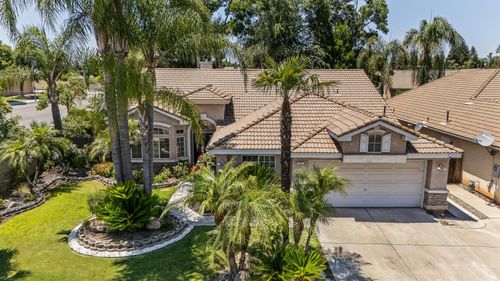 7507 N Constance Ave, Fresno, CA, 93722-2312 | Card Image