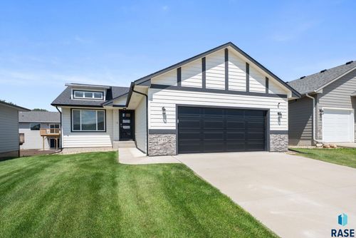 6745 W Viola Ct, Sioux Falls, SD, 57107-1627 | Card Image
