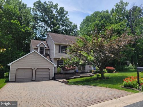700 Springcreek Ct, Newark, DE, 19702-1124 | Card Image
