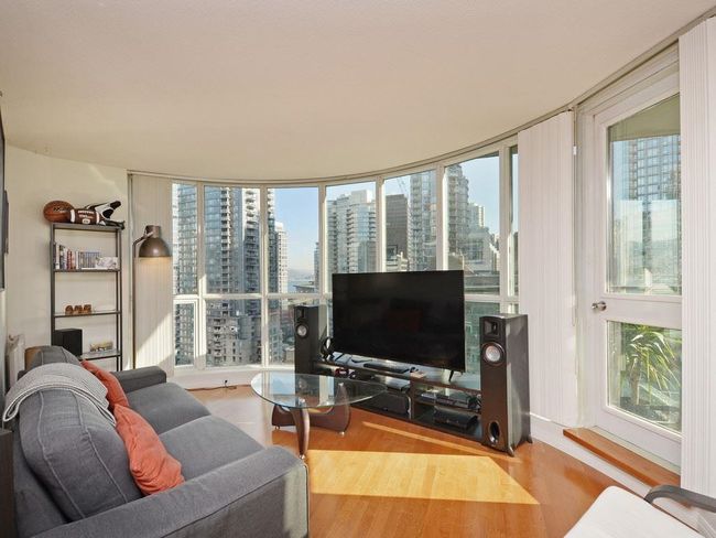 1506 - 555 Jervis Street, Condo with 1 bedrooms, 1 bathrooms and 1 parking in Vancouver BC | Image 2