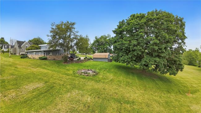 1182 W Laurel Cir, House other with 3 bedrooms, 2 bathrooms and null parking in Mt. Pleasant Twp - Wml PA | Image 34