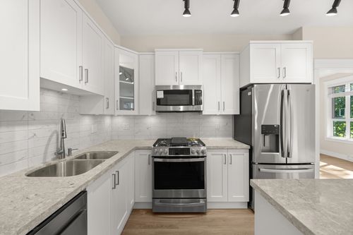 209-20926 83 Ave, Langley, BC, V2Y3Y9 | Card Image