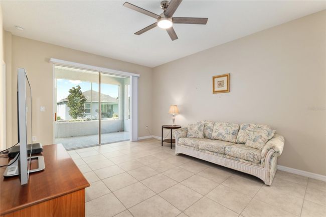 9820 Sw 99 Th Loop, House other with 2 bedrooms, 2 bathrooms and null parking in Ocala FL | Image 11