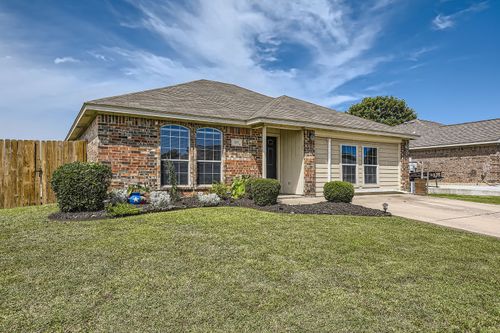 537 Marybeth Dr, Burleson, TX, 76028-5679 | Card Image