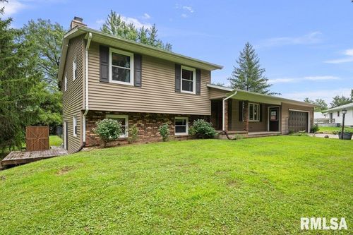 630 Hillandale Dr, Morrison, IL, 61270-2017 | Card Image