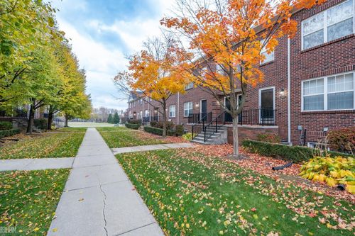 43117 Burlington Dr, Sterling Heights, MI, 48313-1977 | Card Image