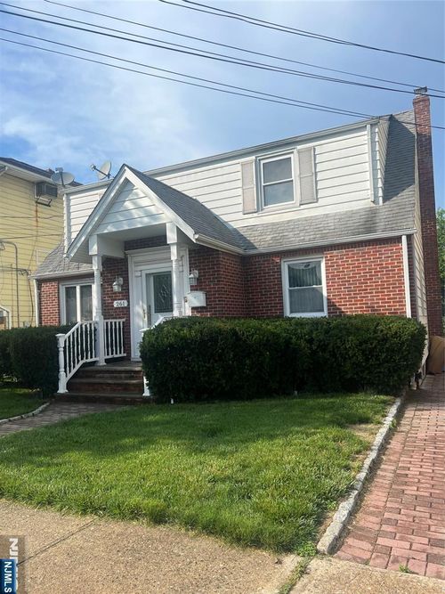 261 Hathaway St, Wallington, NJ, 07057-1424 | Card Image