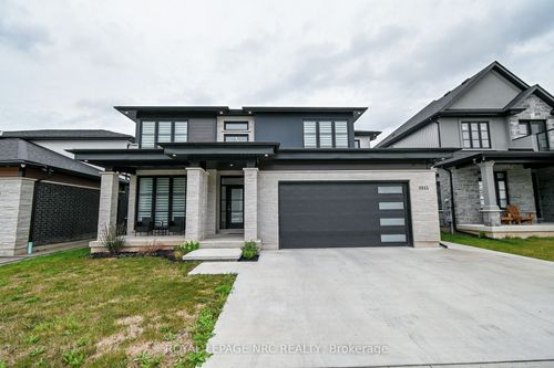 8945 Emily Blvd, Niagara Falls, ON, L2H3T1 | Card Image