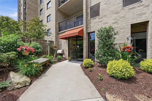 601-1400 Smokey Wood Dr, Swissvale, PA, 15218-2702 | Card Image