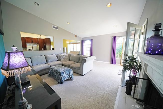 27768 Crookshank Dr, House other with 3 bedrooms, 2 bathrooms and 2 parking in Santa Clarita CA | Image 14