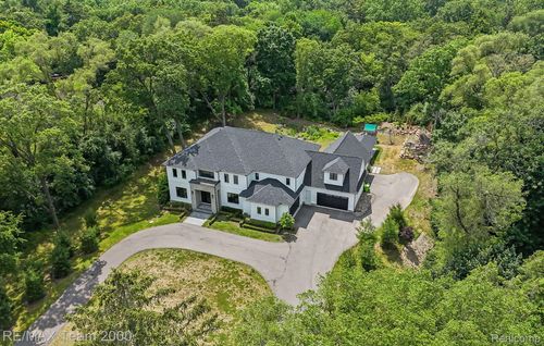 32575 Romsey Rd, Franklin, MI, 48025-1918 | Card Image