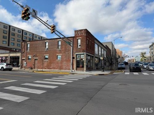 fl-1st-122 S College Ave, Bloomington, IN, 47404-5165 | Card Image