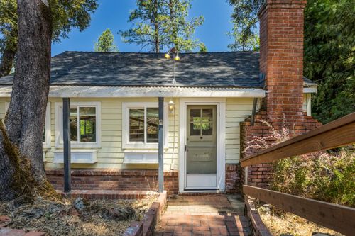 5743 Stream Way, Somerset, CA, 95684 | Card Image