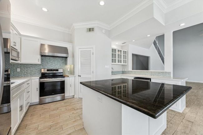 138 Isles End Rd, House other with 4 bedrooms, 3 bathrooms and 2 parking in Tiki Island TX | Image 10