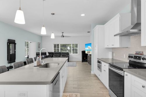241 W Seaview Dr, Duck Key, FL, 33050-3829 | Card Image