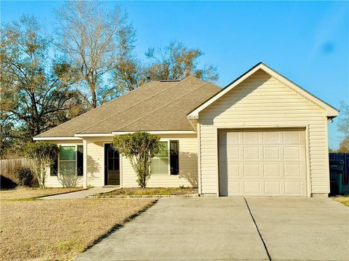 18049 Bass Lake Trl, Ponchatoula, LA, 70454-4702 | Card Image
