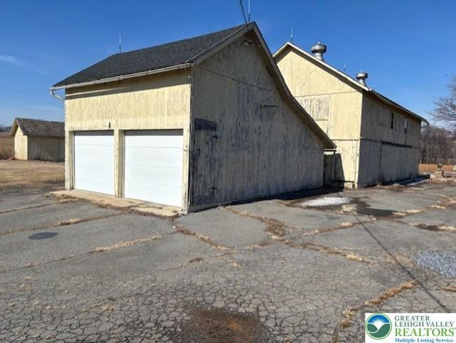 6341 Memorial Rd, House other with 3 bedrooms, 2 bathrooms and null parking in Germansville PA | Image 8
