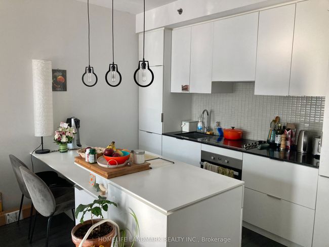 1406 - 5 St Joseph St, Condo with 1 bedrooms, 1 bathrooms and null parking in Toronto ON | Image 5