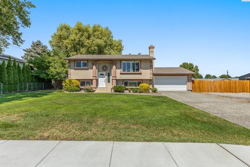 5105 W Sylvester St, Pasco, WA, 99301-2465 | Card Image