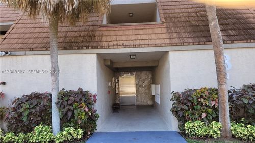 204-2-461 Ives Dairy Rd, Miami, FL, 33179-5403 | Card Image