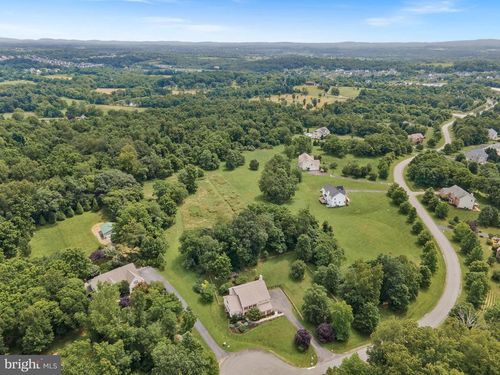 35400 Autumn Ridge Ct, ROUND HILL, VA, 20141-3501 | Card Image