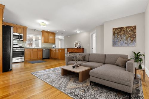 2-40 Avon St, Wakefield, MA, 01880-2311 | Card Image