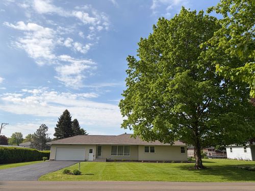 917 Sunset Ave, Earlville, IL, 60518-8038 | Card Image