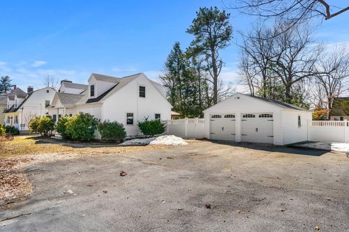 23 Eastman St, Nashua, NH, 03060-5858 | Card Image