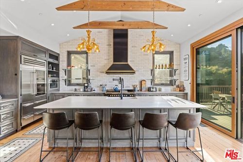2373 Tuna Canyon Rd, Topanga, CA, 90290-3452 | Card Image