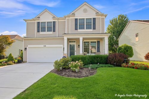 1028 Mackenzie Dr, Antioch, IL, 60002-7272 | Card Image